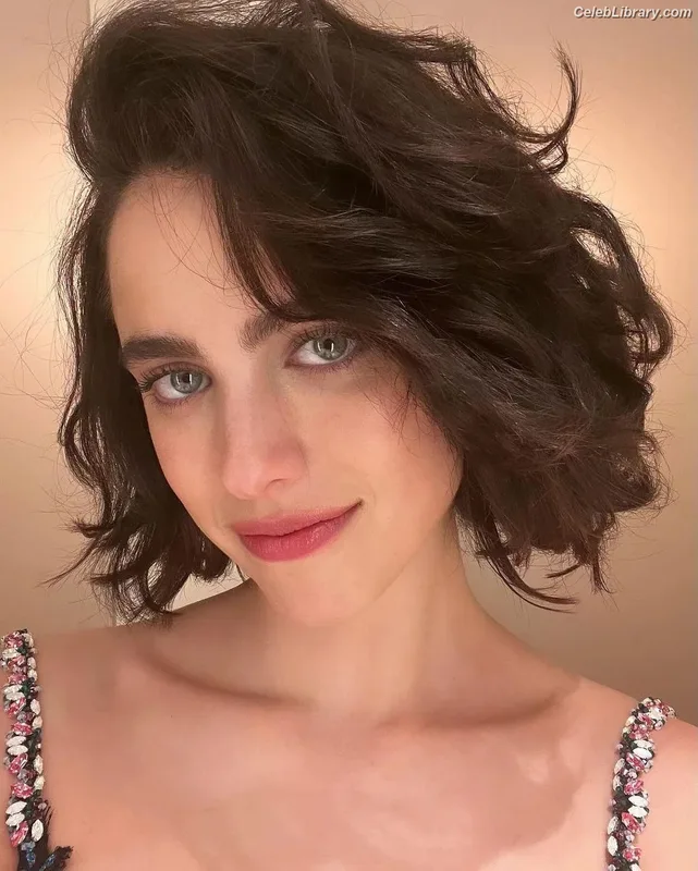 Margaret Qualley photo 3 of 1300