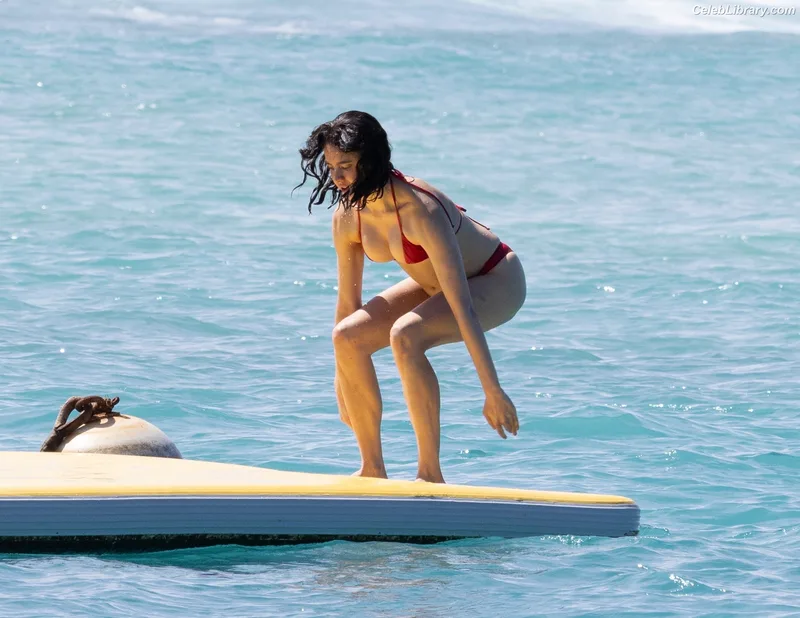 Margaret Qualley photo 18 of 1300