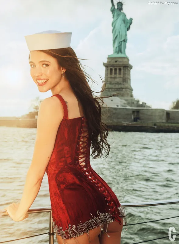 Margaret Qualley photo 23 of 1300