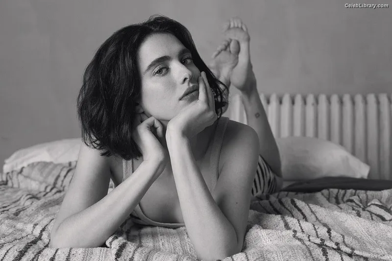Margaret Qualley photo 17 of 1300