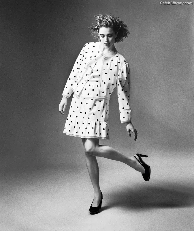 Margaret Qualley photo 21 of 1300