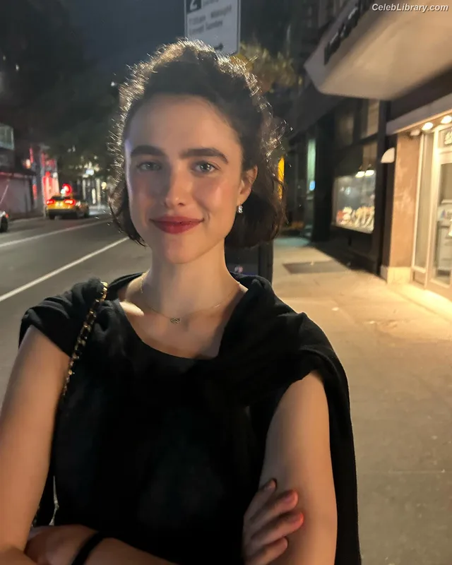 Margaret Qualley photo 8 of 1300