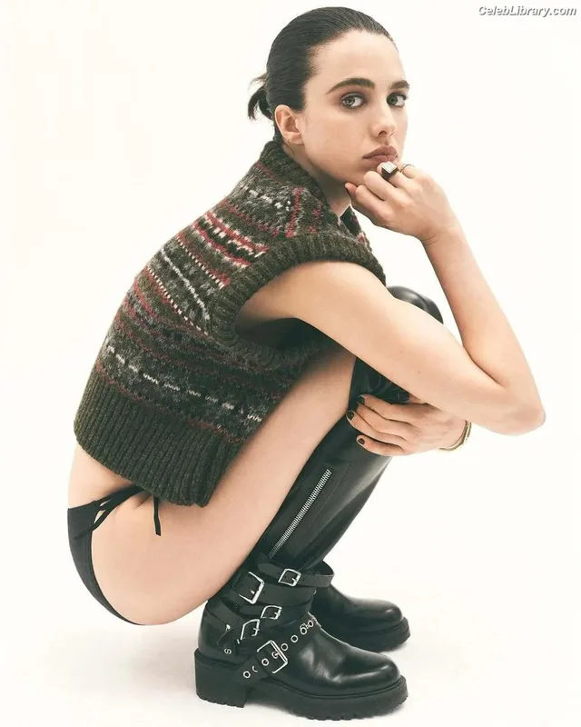 Margaret Qualley photo 11 of 1300