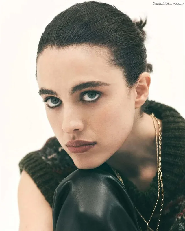 Margaret Qualley photo 12 of 1300