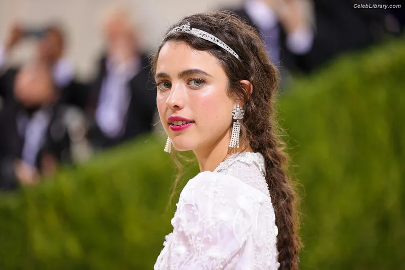 Margaret Qualley photo 14 of 1300