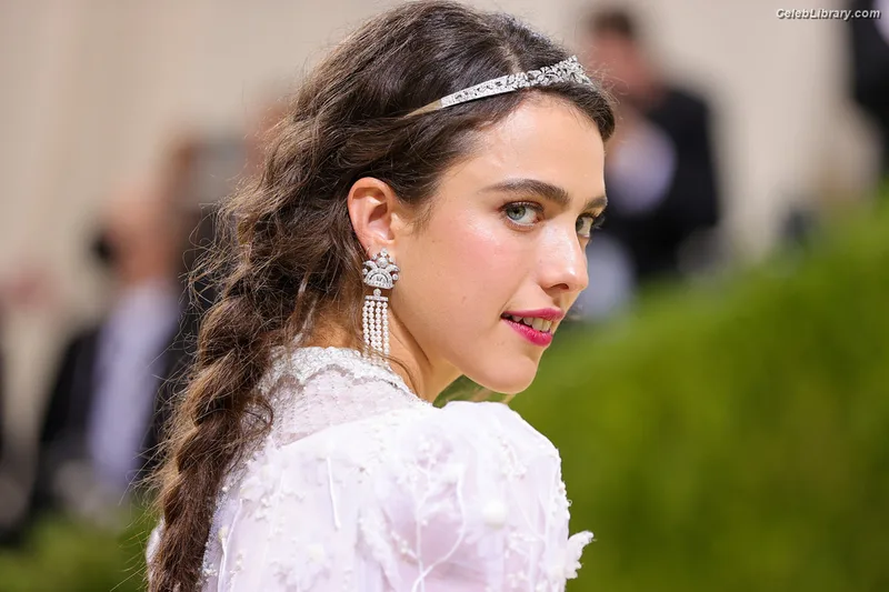 Margaret Qualley photo 17 of 1300
