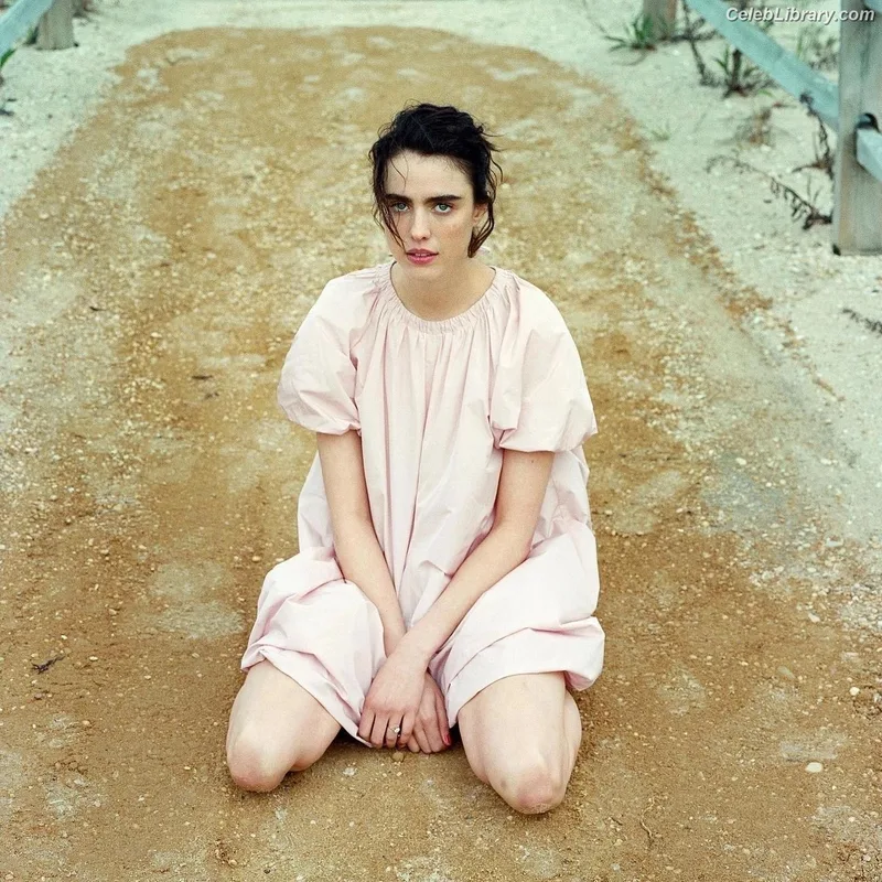 Margaret Qualley photo 2 of 1300