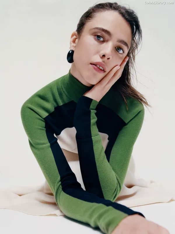 Margaret Qualley photo 16 of 1300