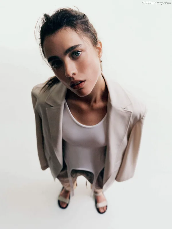 Margaret Qualley photo 18 of 1300