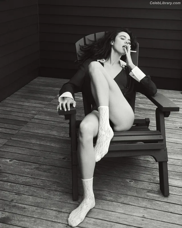 Margaret Qualley photo 3 of 1300