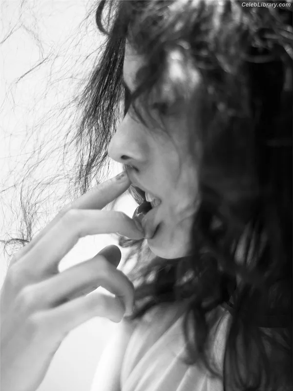 Margaret Qualley photo 16 of 1300