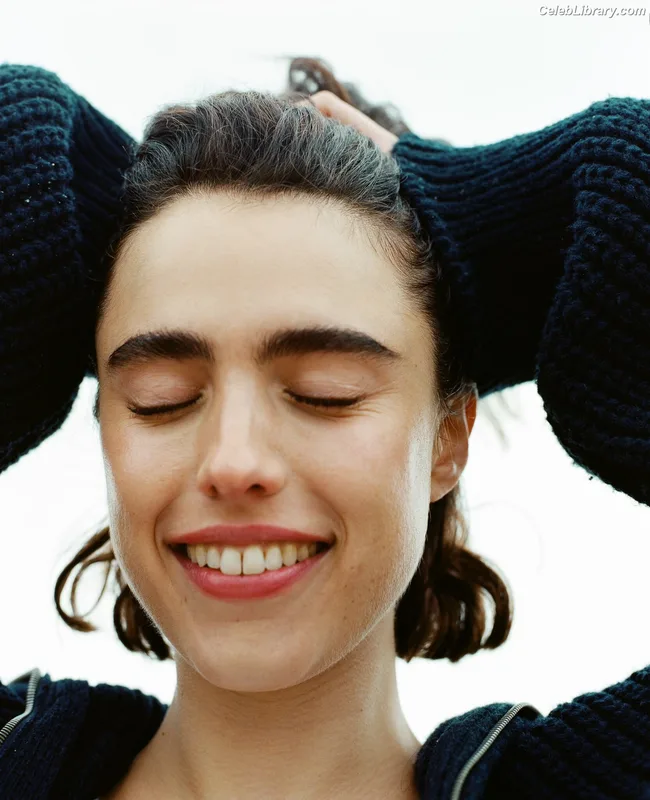 Margaret Qualley photo 12 of 1300