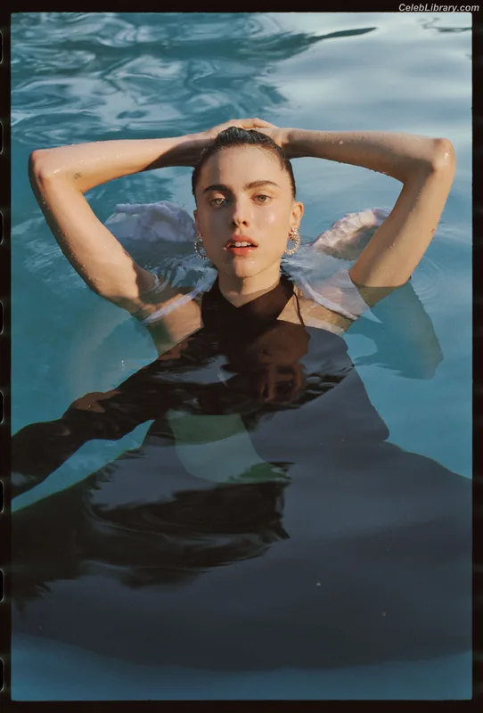 Margaret Qualley photo 17 of 1300