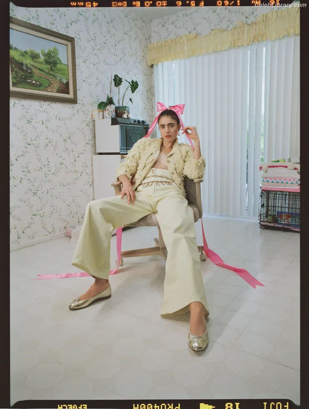 Margaret Qualley photo 18 of 1300