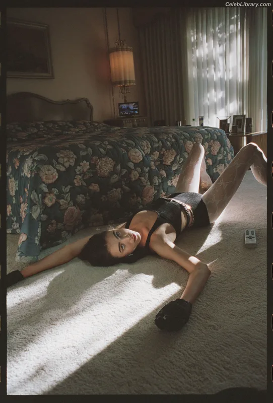 Margaret Qualley photo 19 of 1300