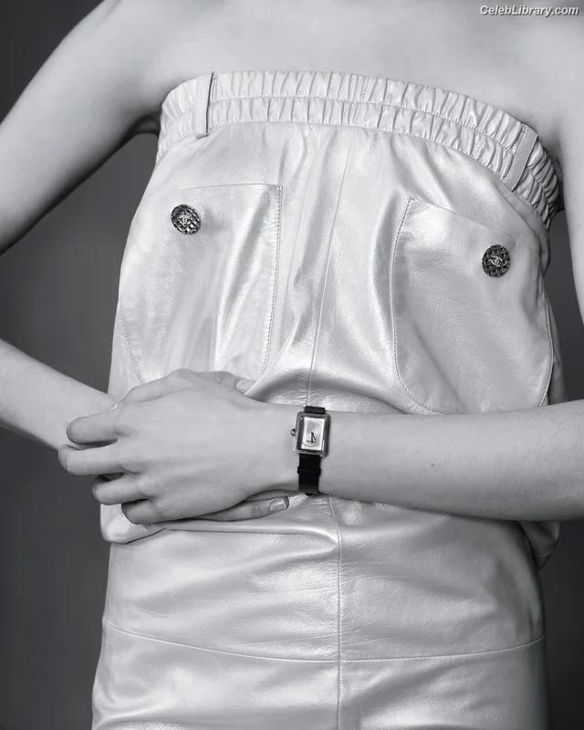 Margaret Qualley photo 8 of 1300