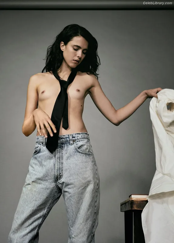 Margaret Qualley photo 5 of 1300