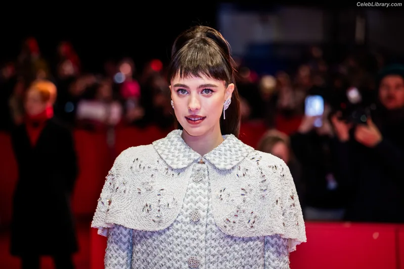 Margaret Qualley photo 11 of 1300