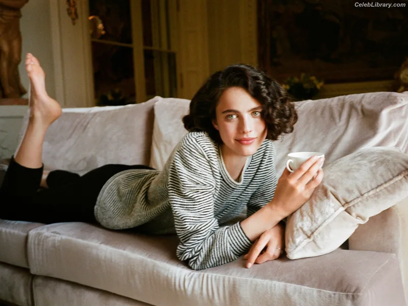 Margaret Qualley photo 1 of 1300