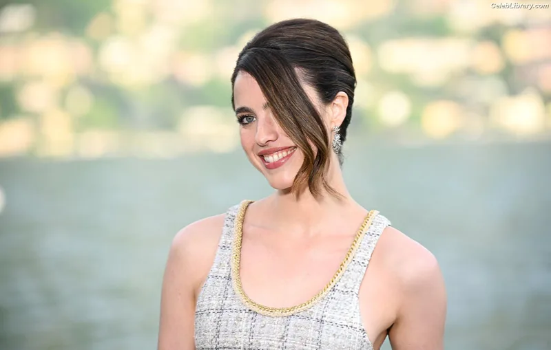 Margaret Qualley photo 10 of 1300