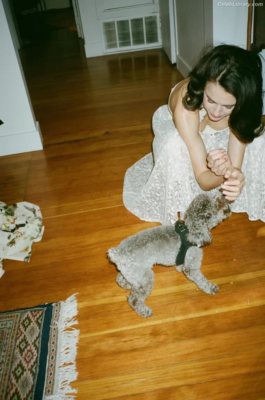 Margaret Qualley photo 15 of 1300