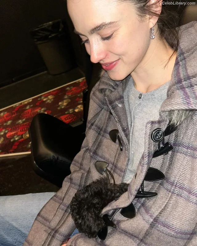 Margaret Qualley photo 22 of 1300