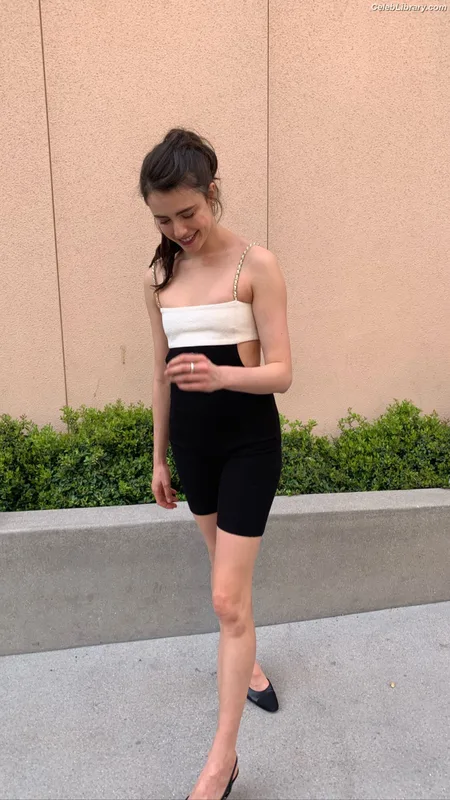 Margaret Qualley photo 6 of 1300