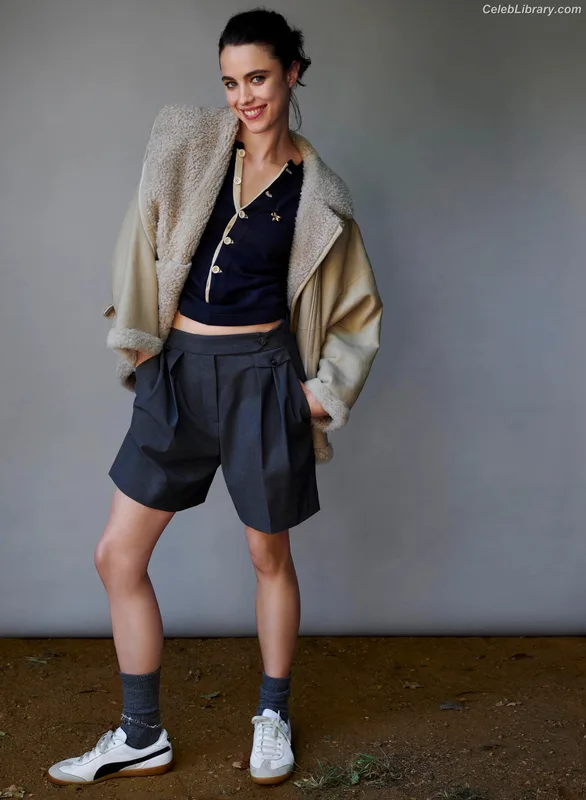 Margaret Qualley photo 8 of 1300