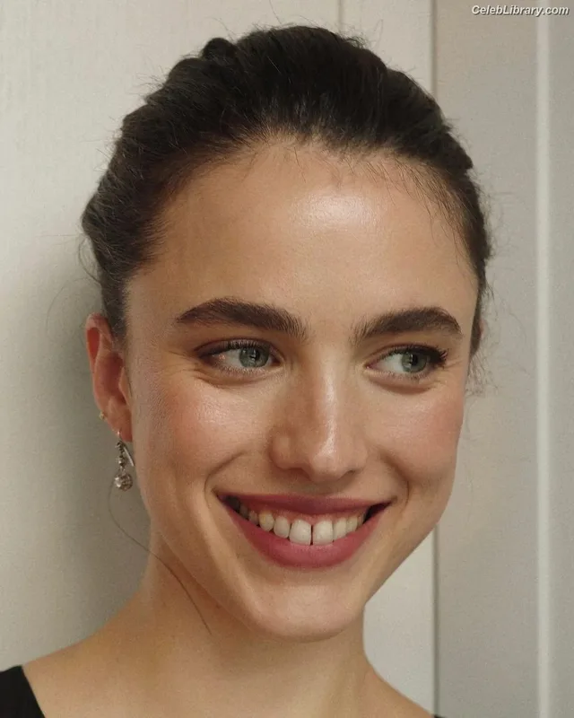 Margaret Qualley photo 14 of 1300