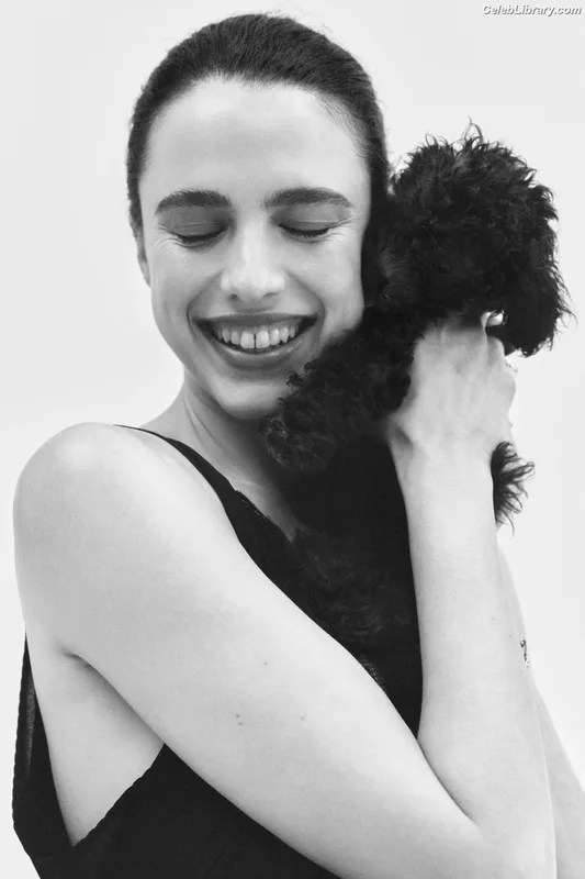 Margaret Qualley photo 15 of 1300