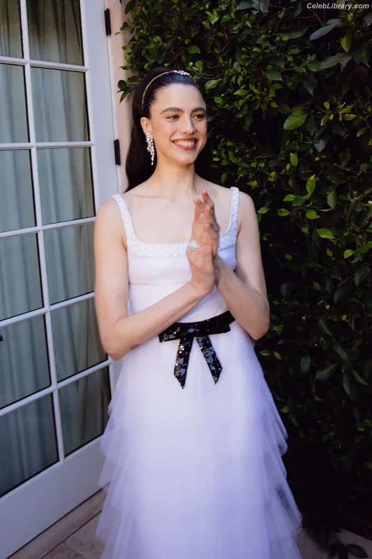Margaret Qualley photo 6 of 1300