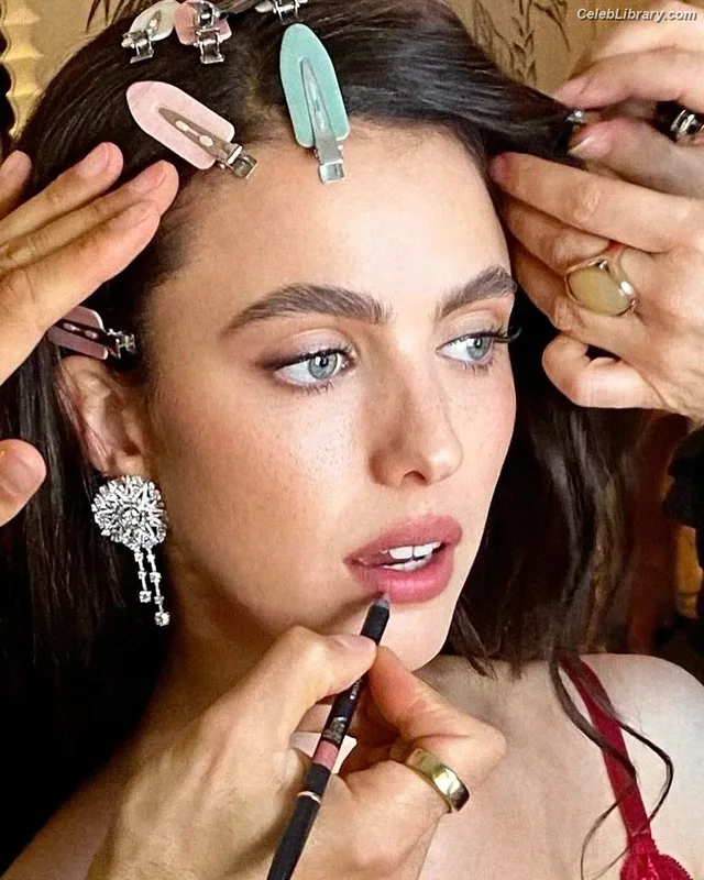 Margaret Qualley photo 8 of 1300