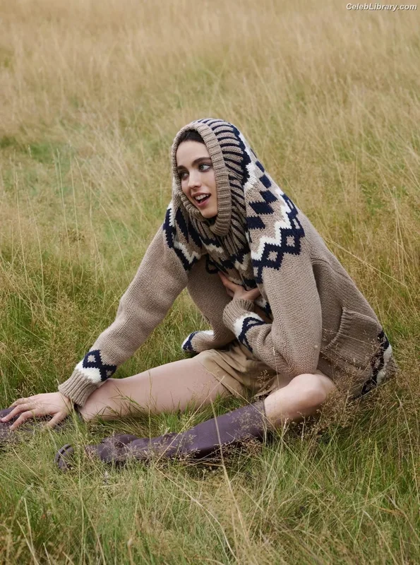 Margaret Qualley photo 21 of 1300