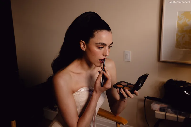 Margaret Qualley photo 5 of 1300