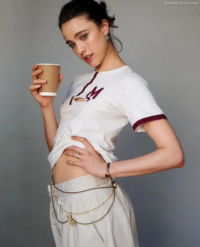 Margaret Qualley photo 10 of 1300