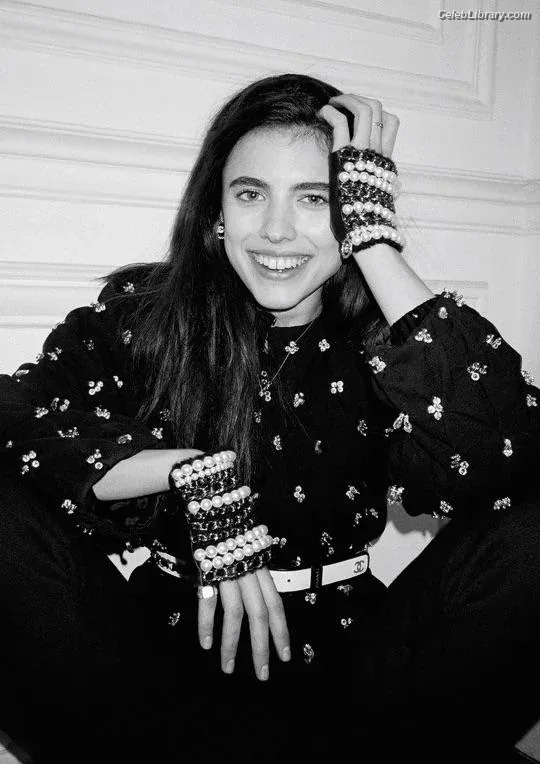 Margaret Qualley photo 23 of 1300