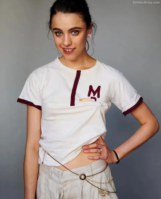 Margaret Qualley photo 8 of 1300