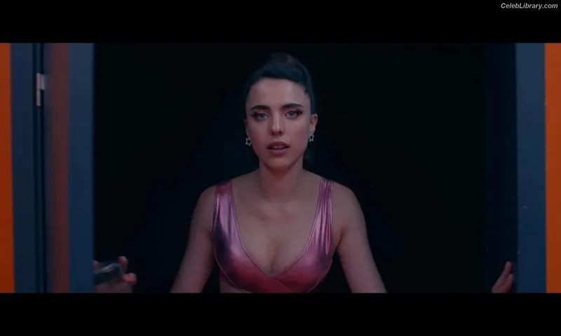 Margaret Qualley photo 6 of 1300