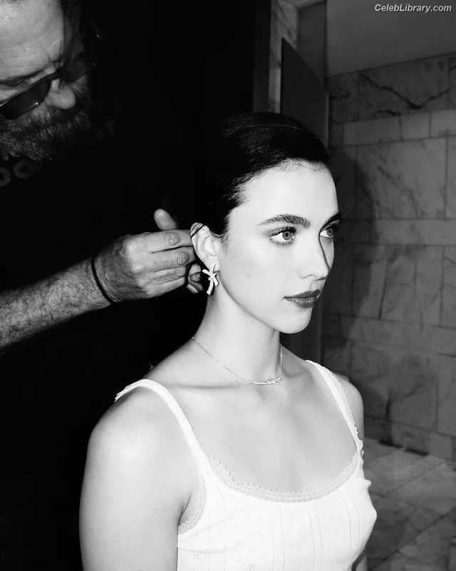 Margaret Qualley photo 17 of 1300