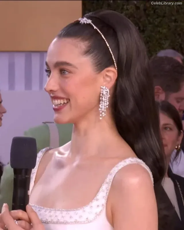 Margaret Qualley photo 21 of 1300