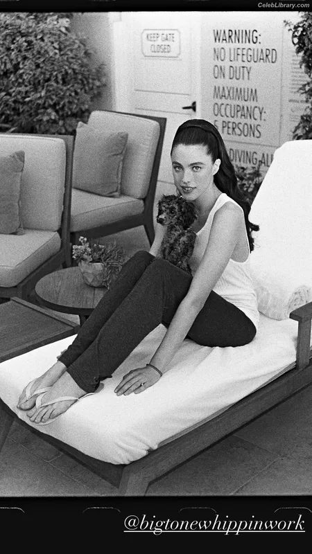 Margaret Qualley photo 23 of 1300