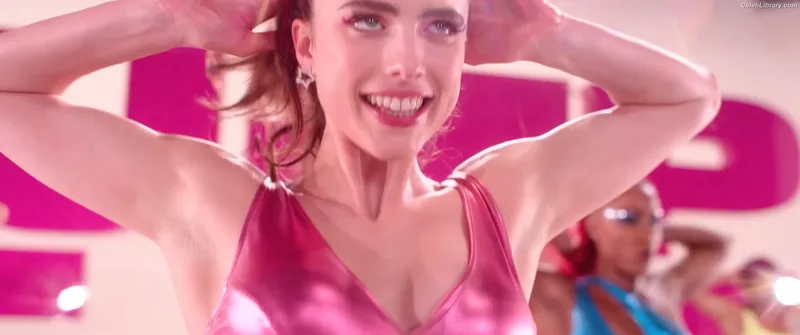 Margaret Qualley photo 15 of 1300