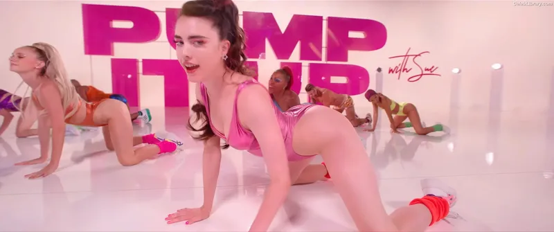 Margaret Qualley photo 24 of 1300
