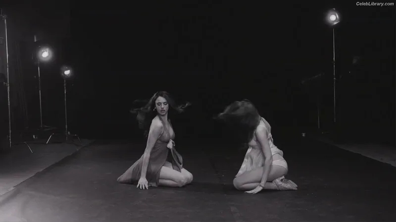 Margaret Qualley photo 2 of 1300