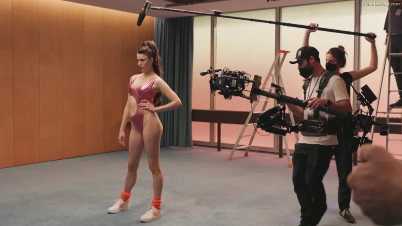 Margaret Qualley photo 14 of 1300