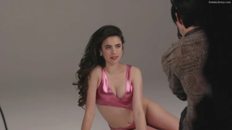 Margaret Qualley photo 17 of 1300