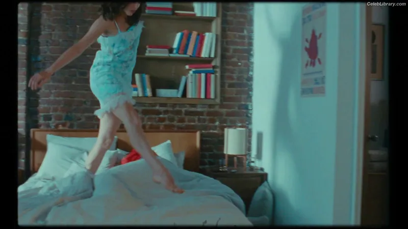 Margaret Qualley photo 19 of 1300