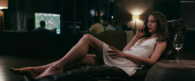 Margaret Qualley photo 4 of 1300