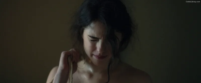 Margaret Qualley photo 13 of 1300