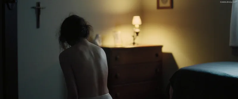 Margaret Qualley photo 14 of 1300